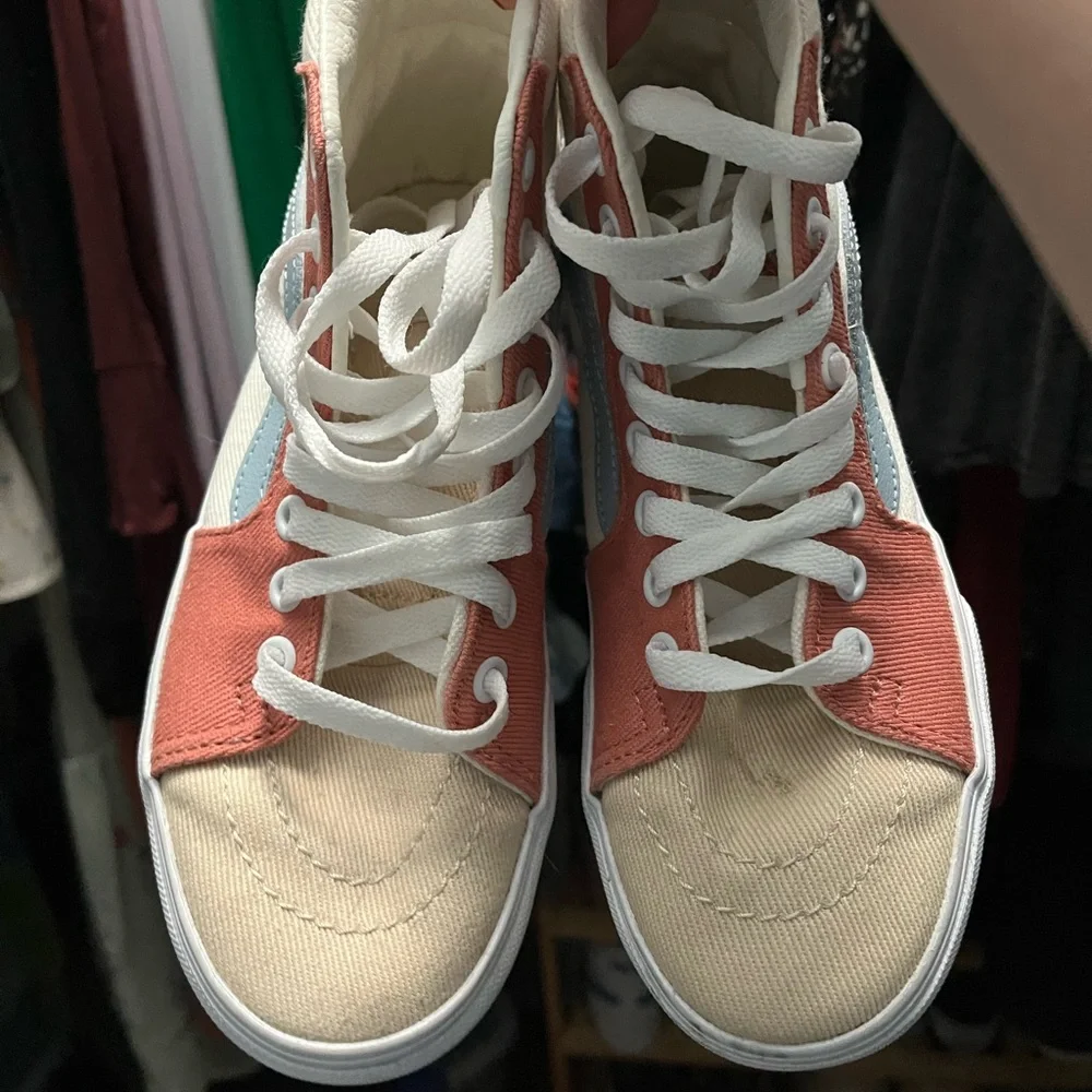 VANS - Picture 3 of 5